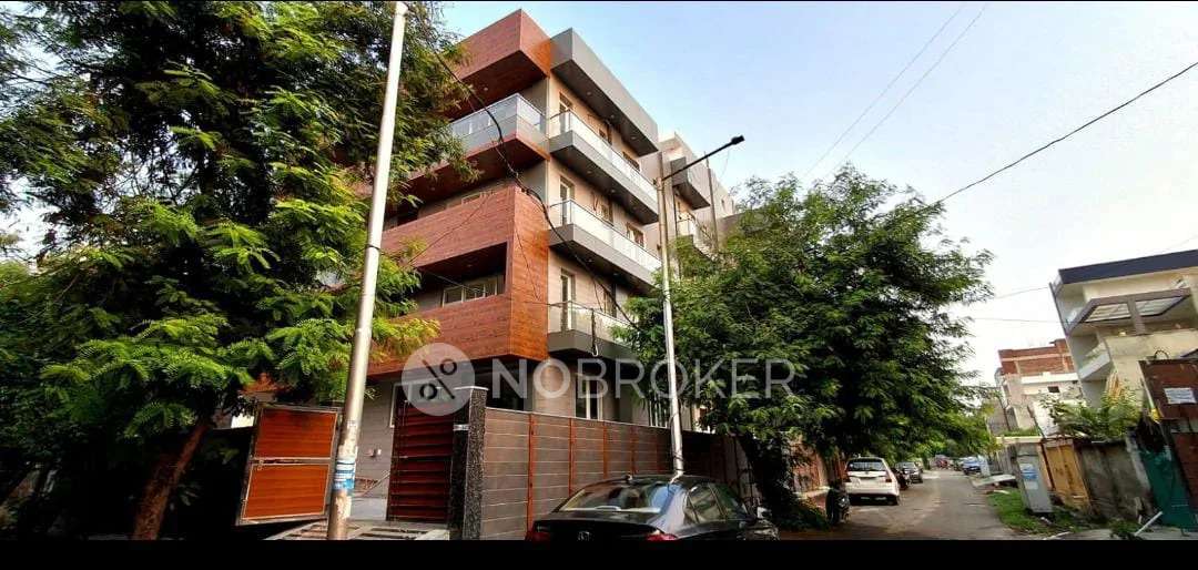 PG for Boys in Sector 70