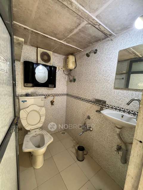 3 BHK Flat In Ak Chambers For Sale  In Masjid Bandar