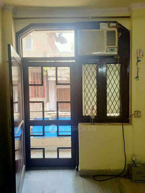 2 BHK Flat In Apartment For Sale  In Lajpat Nagar