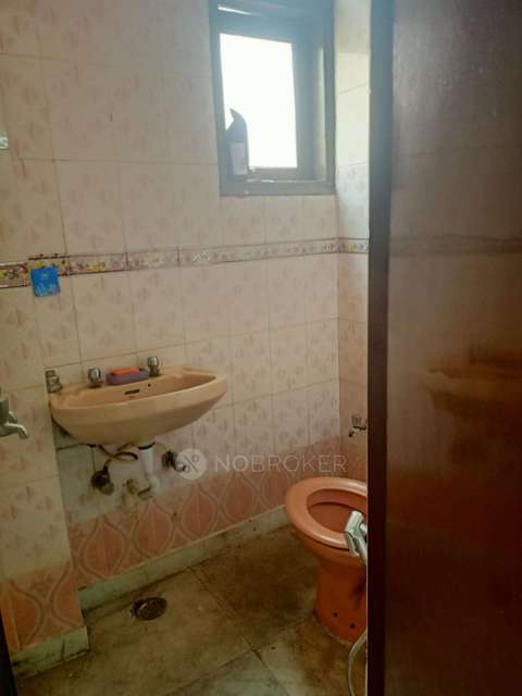 2 BHK Flat In Apartment For Sale  In Lajpat Nagar