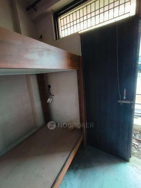 PG for Girls in East Azad Nagar Metro Station