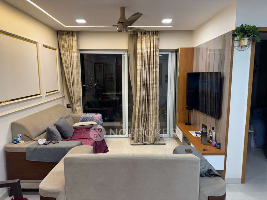 Single Room for Female In 2 BHK  In Signature Park, Thergaon In Signature Park