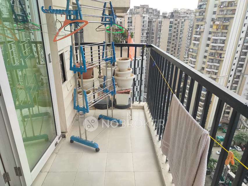 3 BHK Flat In Gaur City 2 11th Avenue For Sale  In  Sector 16c