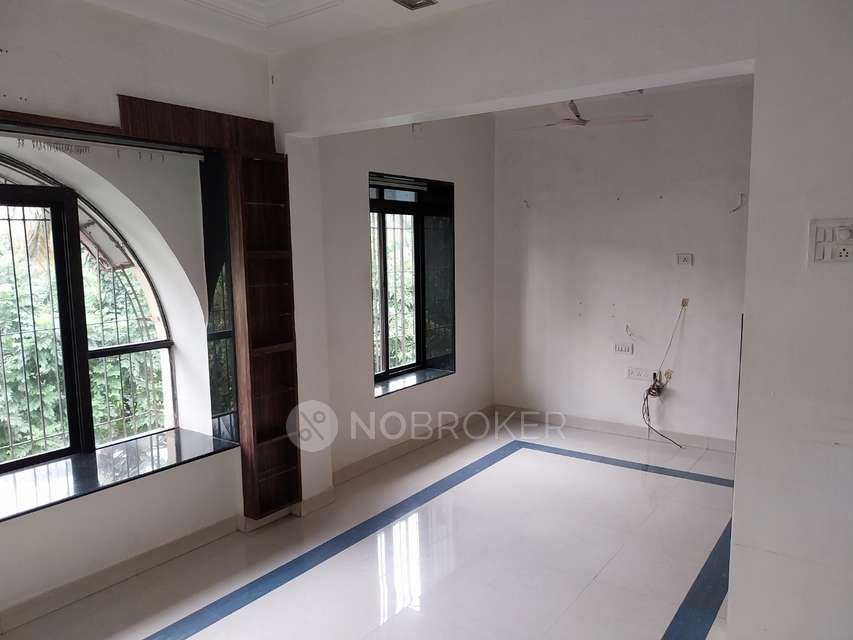 2 BHK Flat In Shriniwas Chs For Sale  In Lic Colony, Borivali West