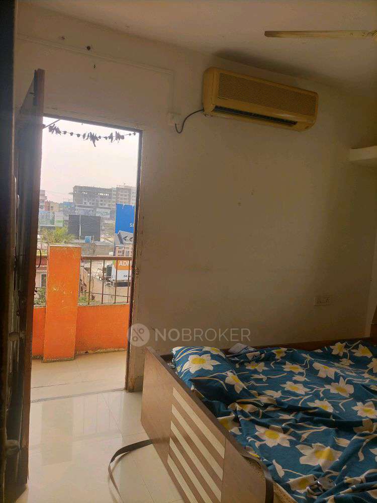 1 BHK Flat In Femal Roommaates  Om Sai Building for Rent  In Dhanori
