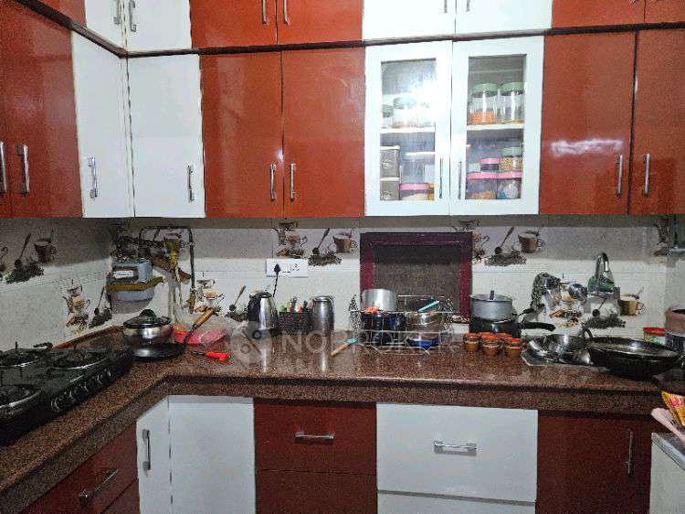 4 BHK Flat In Standalone Building  For Sale  In Vikaspuri