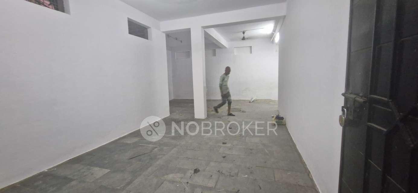 Godown/Warehouse in King Koti,share Gate,hyderabad., Hyderabad for Rent 