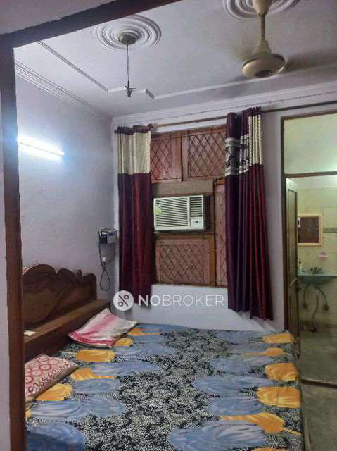 1 BHK Flat In Standlone Building for Rent  In Amrit Puri, Block B, Amritpuri, East Of Kailash