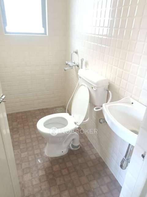 2 BHK Flat In Peninsula Address One Phase 5, Pune for Rent  In Pune