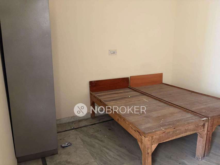 1 BHK Flat In Standalone Builnding  for Rent  In 15 Sector Part 2, Sector 15