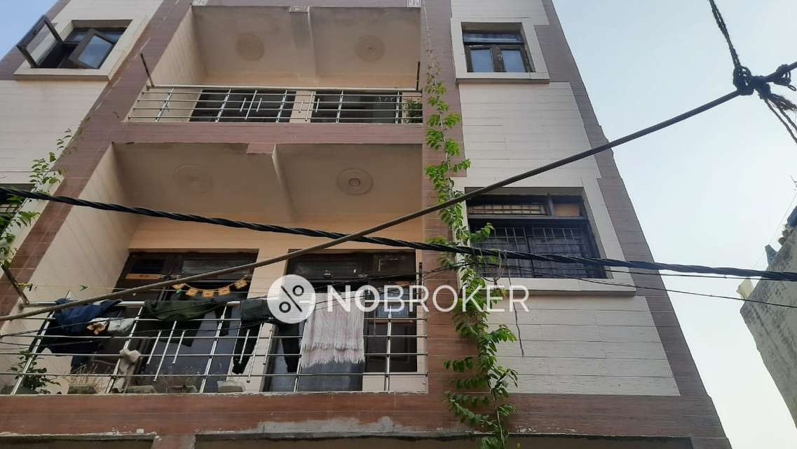 3 BHK House for Rent  In H273+g23, Chhawla-goyala Road, Pachhiya Mohalla, Chhawla, Delhi, 110071, India