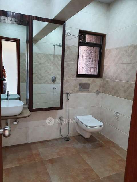 4+ BHK Flat In Duplex  Pent House With Terrace For Sale  In Utsav Chowk