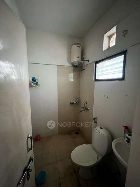 Single Room for Male In 2 BHK  In Sai Raj In Kothaguda, 