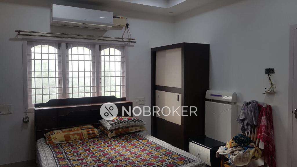 4 BHK Flat In Radha Krishnan Apartment  For Sale  In Valasaravakkam