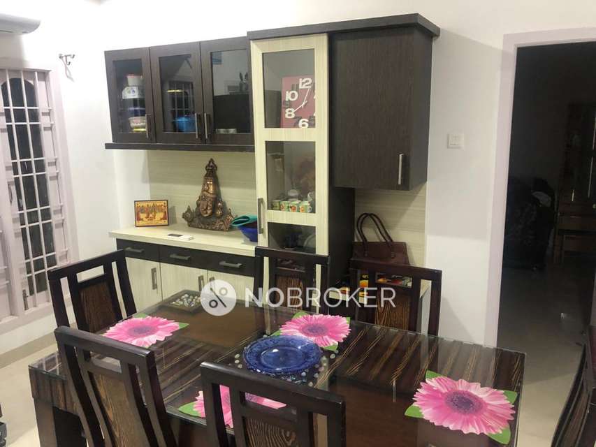 4 BHK Flat In Radha Krishnan Apartment  For Sale  In Valasaravakkam
