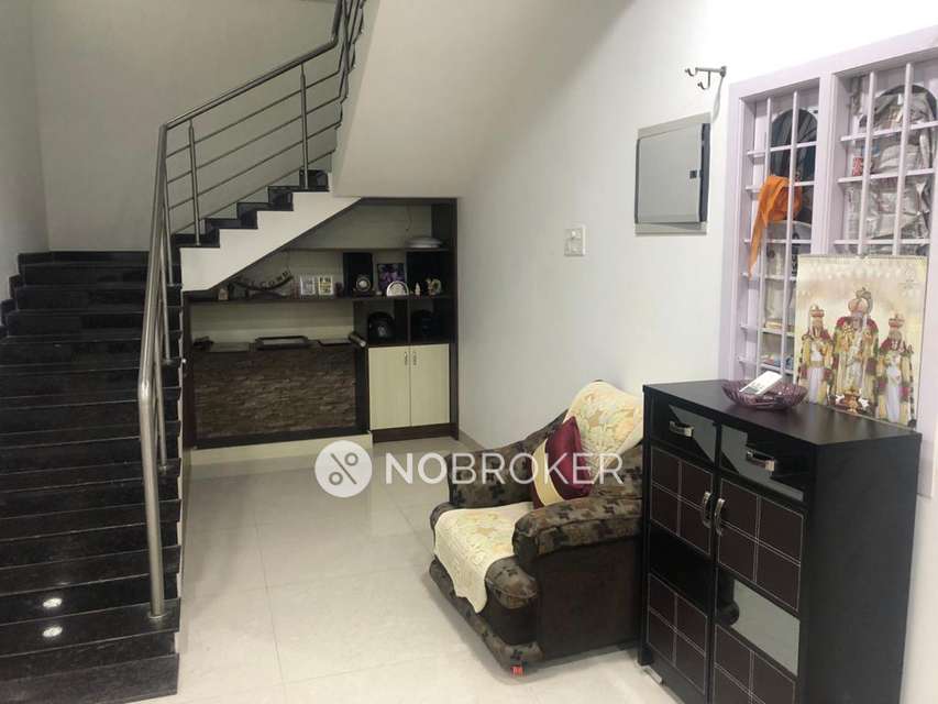 4 BHK Flat In Radha Krishnan Apartment  For Sale  In Valasaravakkam