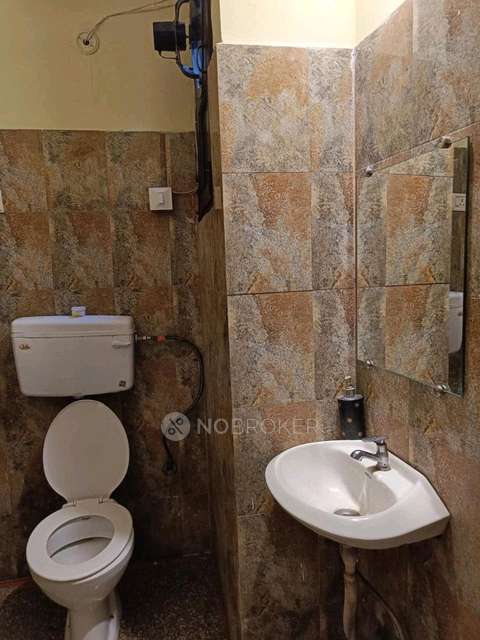 2 BHK Flat In Sb For Sale  In Subzimandi