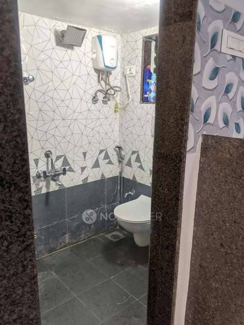 2 BHK Flat In Raj Residency Kasarvadavali For Sale  In Kasarvadavali