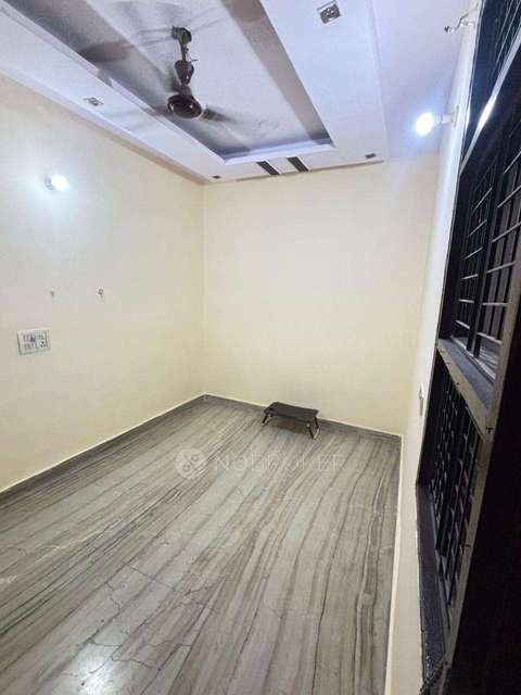 1 BHK Flat for Rent  In Janakpuri