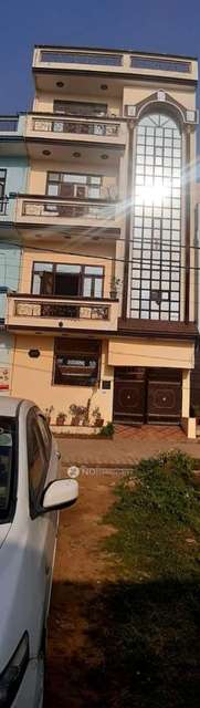 4+ BHK Flat In Bhagwati Palace For Sale  In Govindpuram