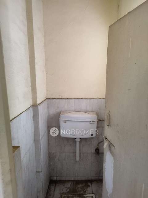 2 BHK Flat In Suyog Sahakari Society For Sale  In Kasba Peth