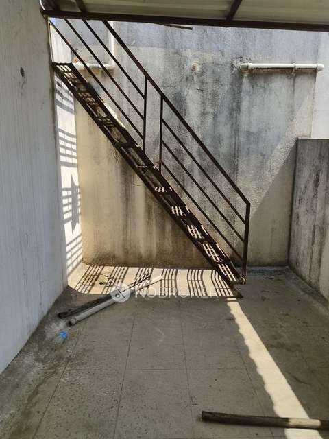 2 BHK Flat In Suyog Sahakari Society For Sale  In Kasba Peth