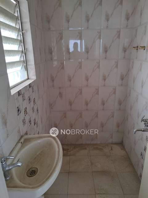 2 BHK Flat In Suyog Sahakari Society For Sale  In Kasba Peth