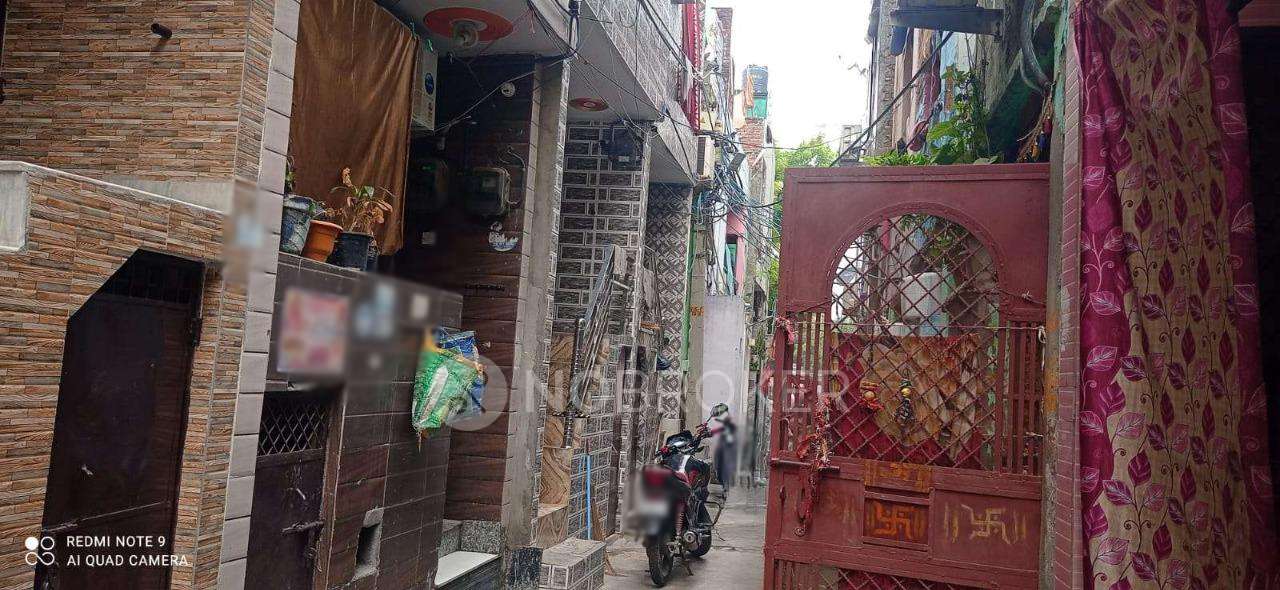 4+ BHK Flat For Sale  In J Block Mangolpuri