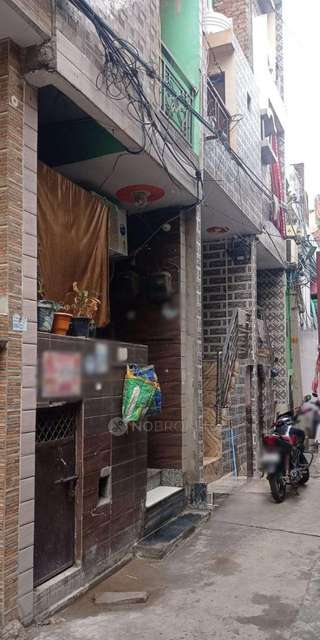 4+ BHK Flat For Sale  In J Block Mangolpuri