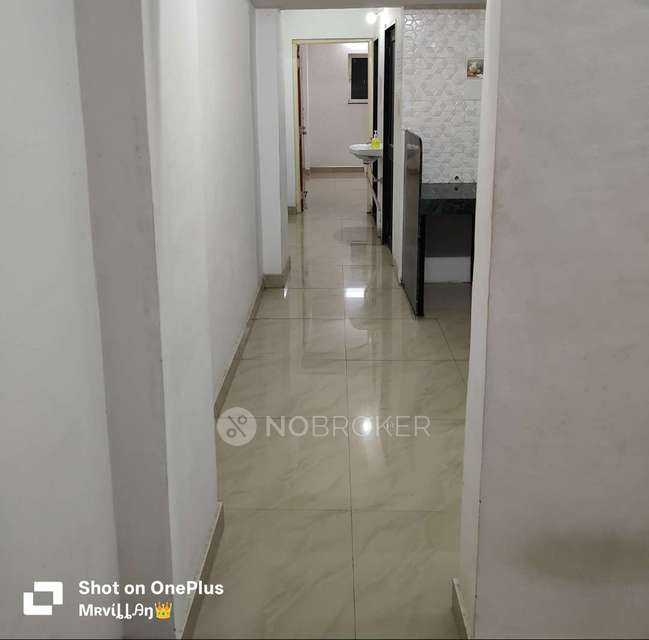 Shared Room for Female In 1 BHK  In Laxmi Nagar