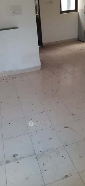 2 BHK Flat In Standalone Building  For Sale  In Pitam Pura