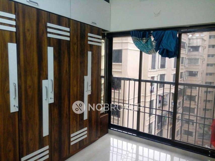 2 BHK Flat In Ratnadeep Chs For Sale  In Tilak Nagar Post Office