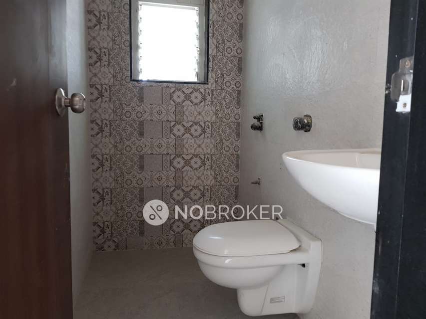 2 BHK Flat In Sairadha Complex For Sale  In Bhandup West