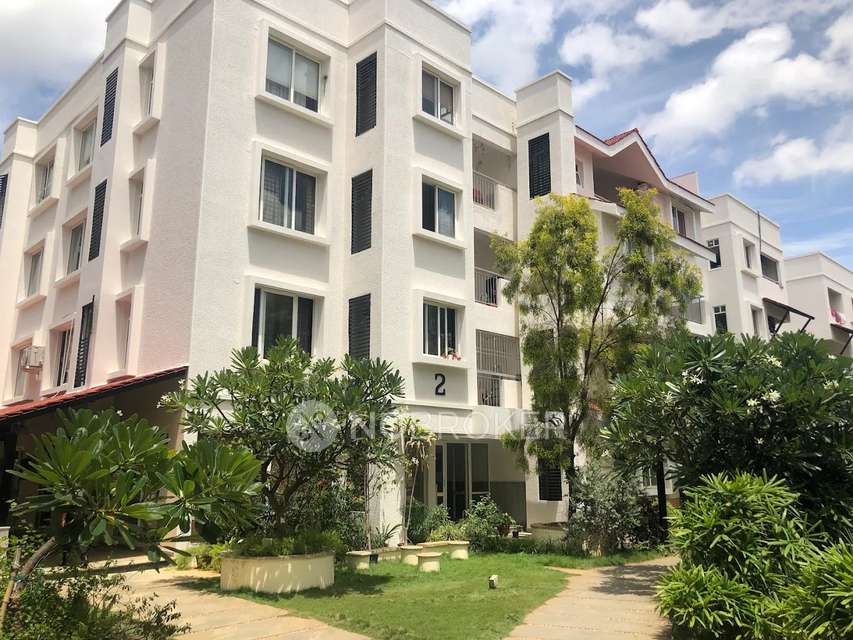 2 BHK Flat In Prestige Silverdale, Sarjapur Road for Rent  In Koramangala