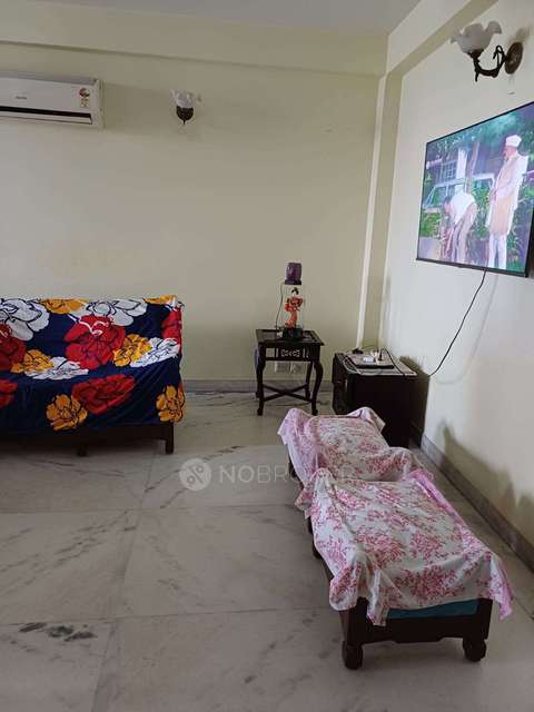 2 BHK Flat In Standalone  Building  for Rent  In Sainik Farm