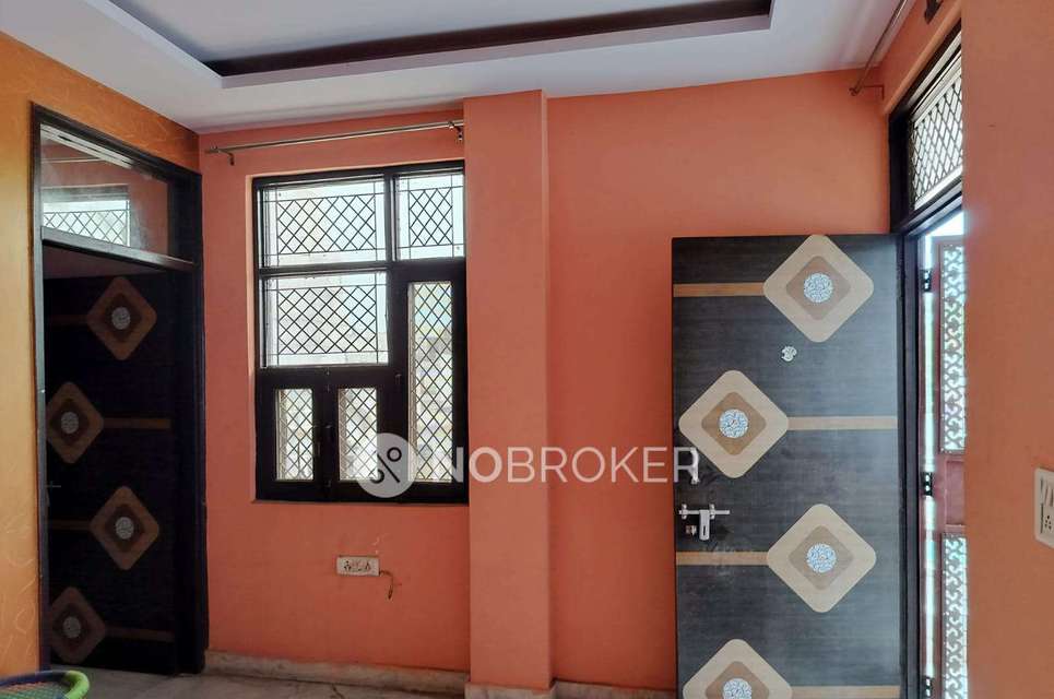 1 RK Flat In Standalone Building  for Rent  In Moti Nagar