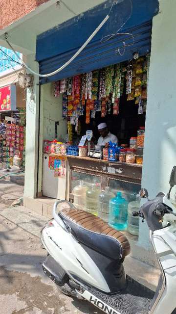 Shop in Banjara Hills Road No 3 Banjarahills, Hyderabad for Rent 