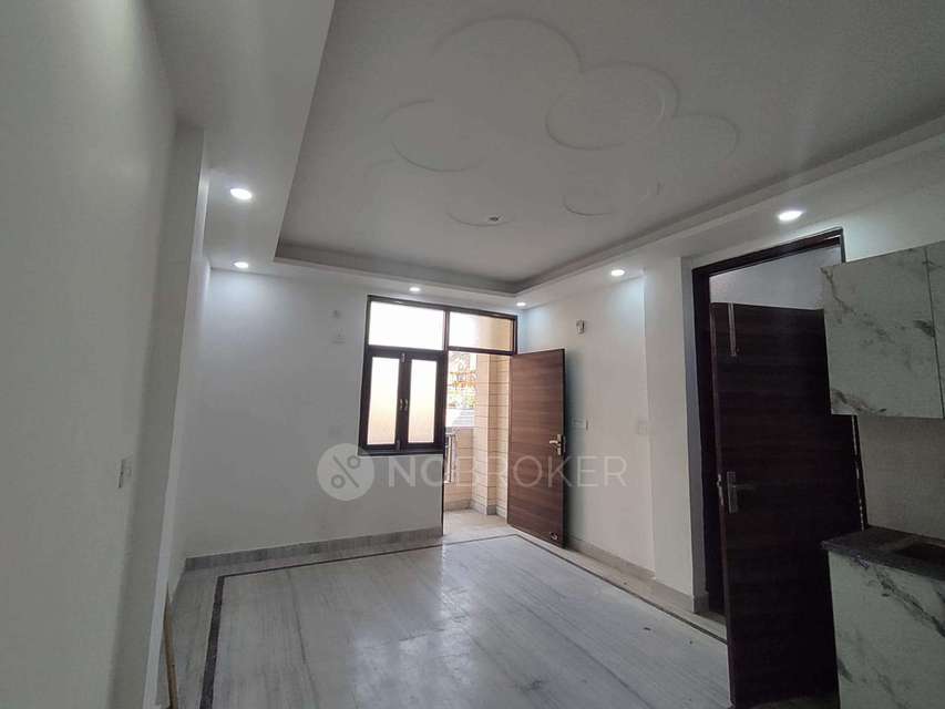 2 BHK Flat In Prabal Mansion  For Sale  In Pandav Nagar
