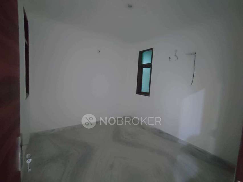 2 BHK Flat In Prabal Mansion  For Sale  In Pandav Nagar