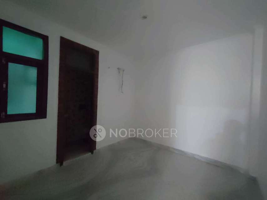 2 BHK Flat In Prabal Mansion  For Sale  In Pandav Nagar