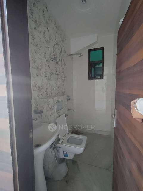 2 BHK Flat In Prabal Mansion  For Sale  In Pandav Nagar