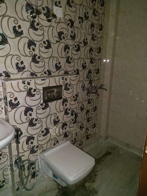 2 BHK Flat In Prabal Mansion  For Sale  In Pandav Nagar