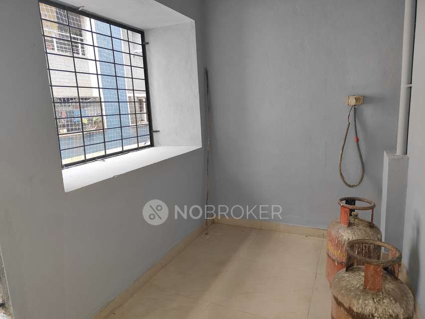 2 BHK Flat In Silicion Ridge  For Sale  In Attapur