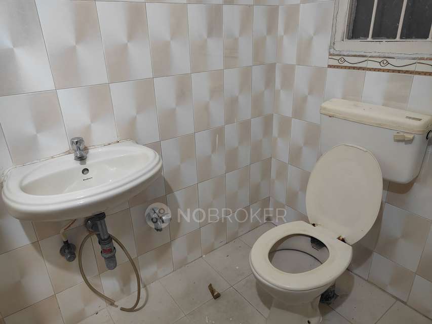 2 BHK Flat In Silicion Ridge  For Sale  In Attapur