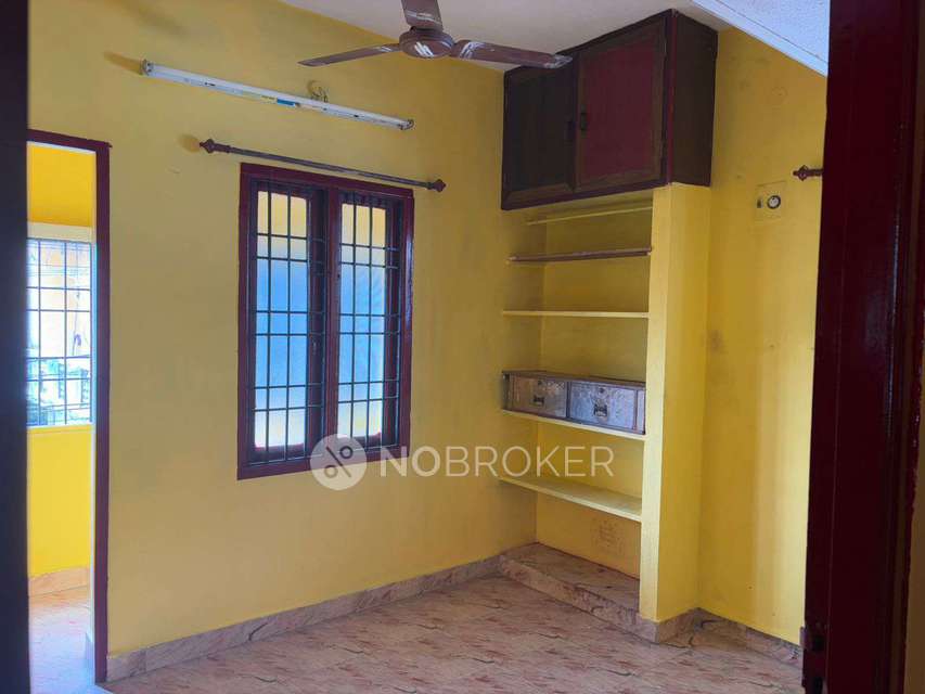2 BHK Flat In Shakti Vignesh Apartments For Sale  In Korattur