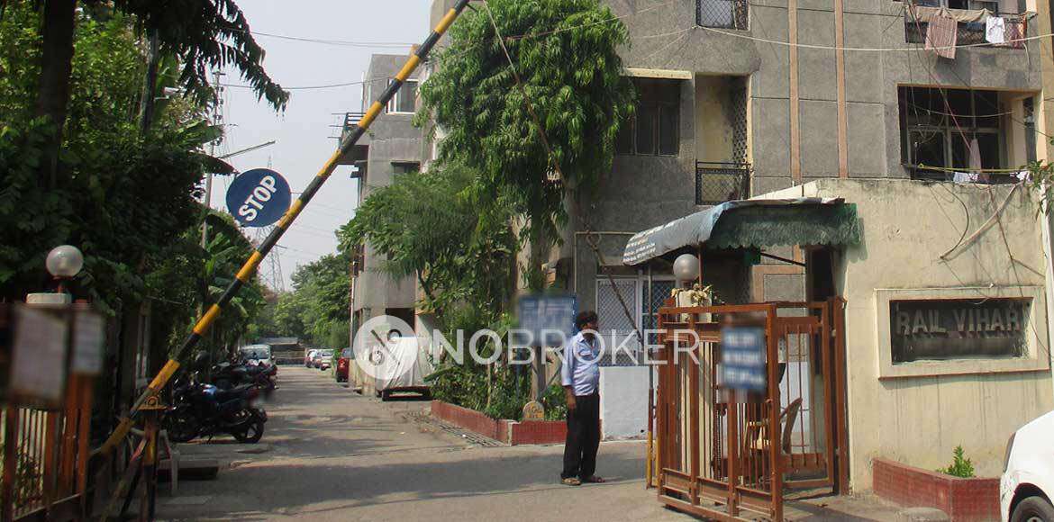 2 BHK Flat In Rail Vihar For Sale  In Sector 33
