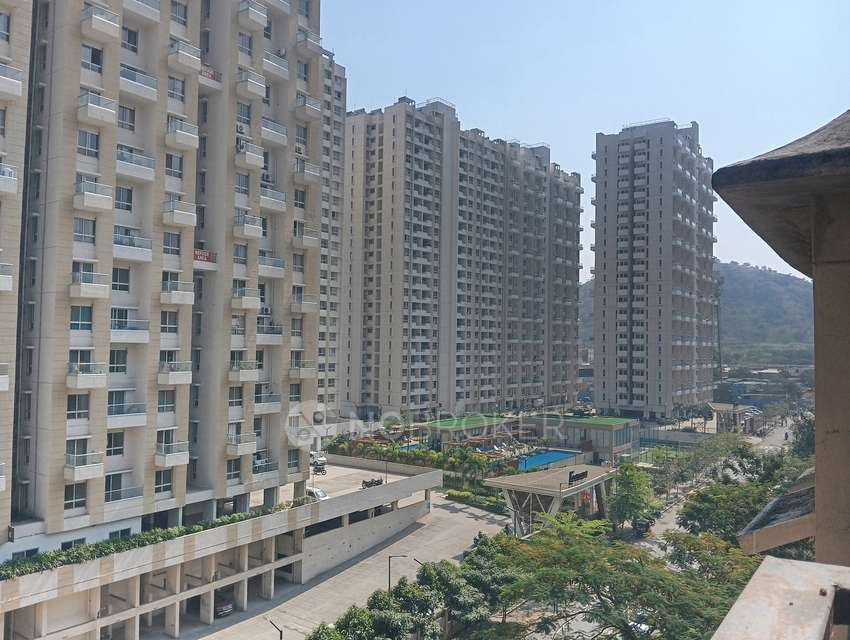 3 BHK Flat In Kumar Urban Kul Ecoloch For Sale  In Mahalunge