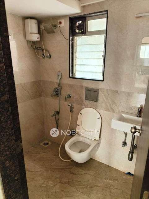 2 BHK Flat In Veena Senterio For Sale  In  Chembur
