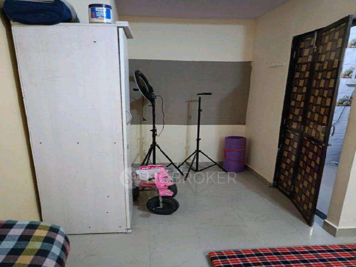 PG for Anyone in Juhu Circle