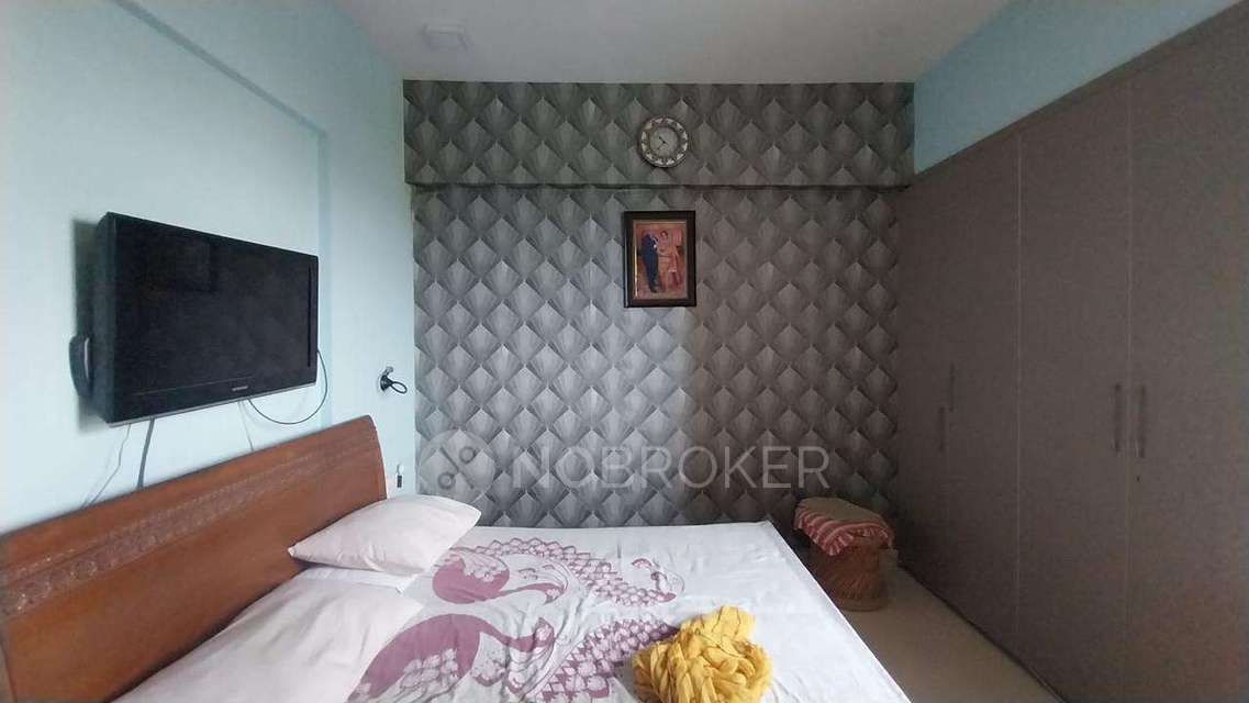 3 BHK Flat In Lodha Luxuria For Sale  In Thane West